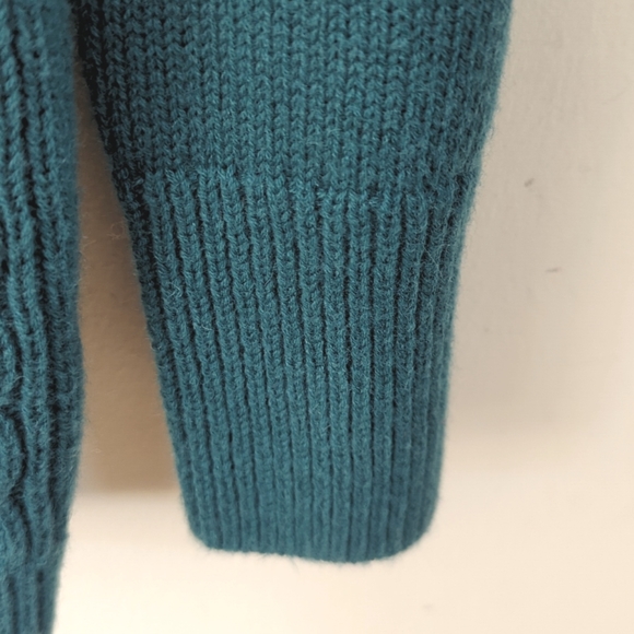 Talbot V-Neck Cable Knit Sweater - Picture 9 of 16